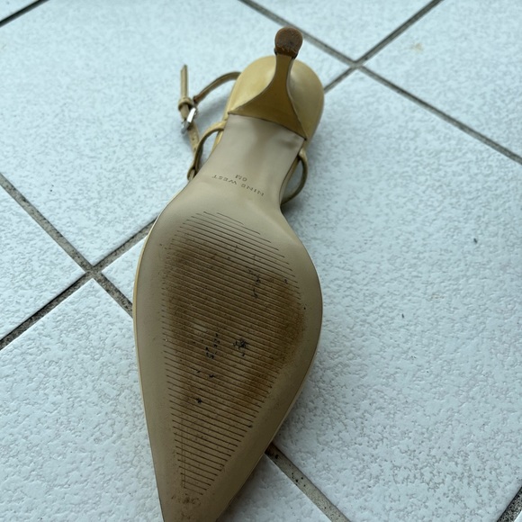 Nine West ivory patent leather heels - Picture 6 of 6